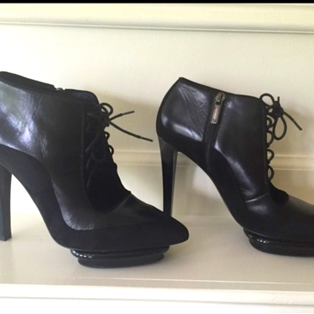 DIANE VON FURSTENBERG Sexy booties❤️